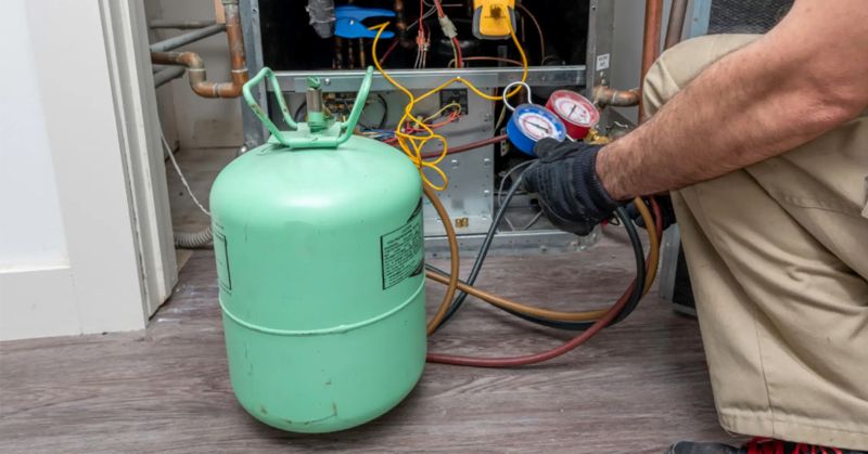 Máy lạnh bị thiếu hoặc hết gas